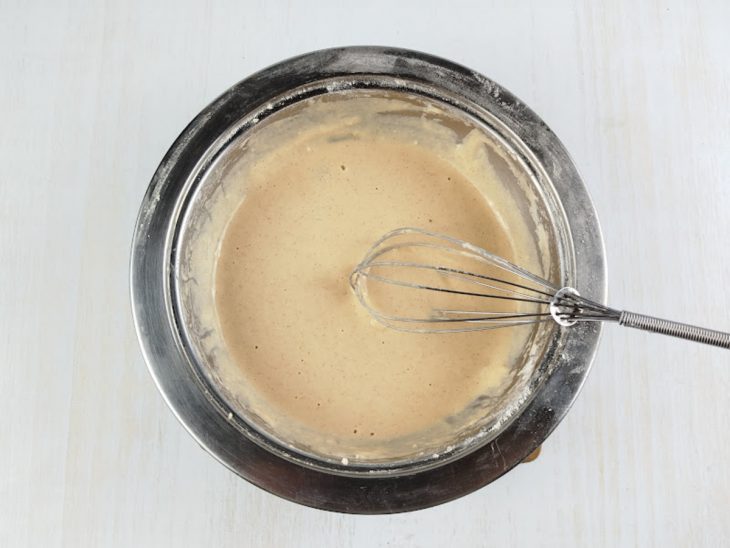 Ingredientes incorporados na tigela.