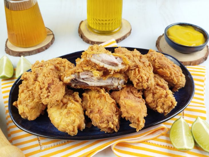 Tulipas de frango prontas para consumo.