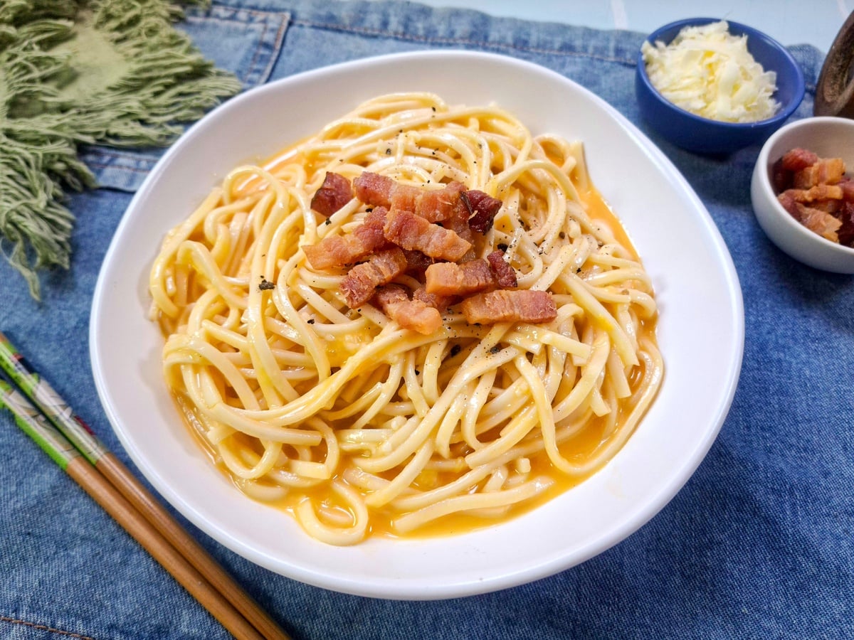 Udon carbonara