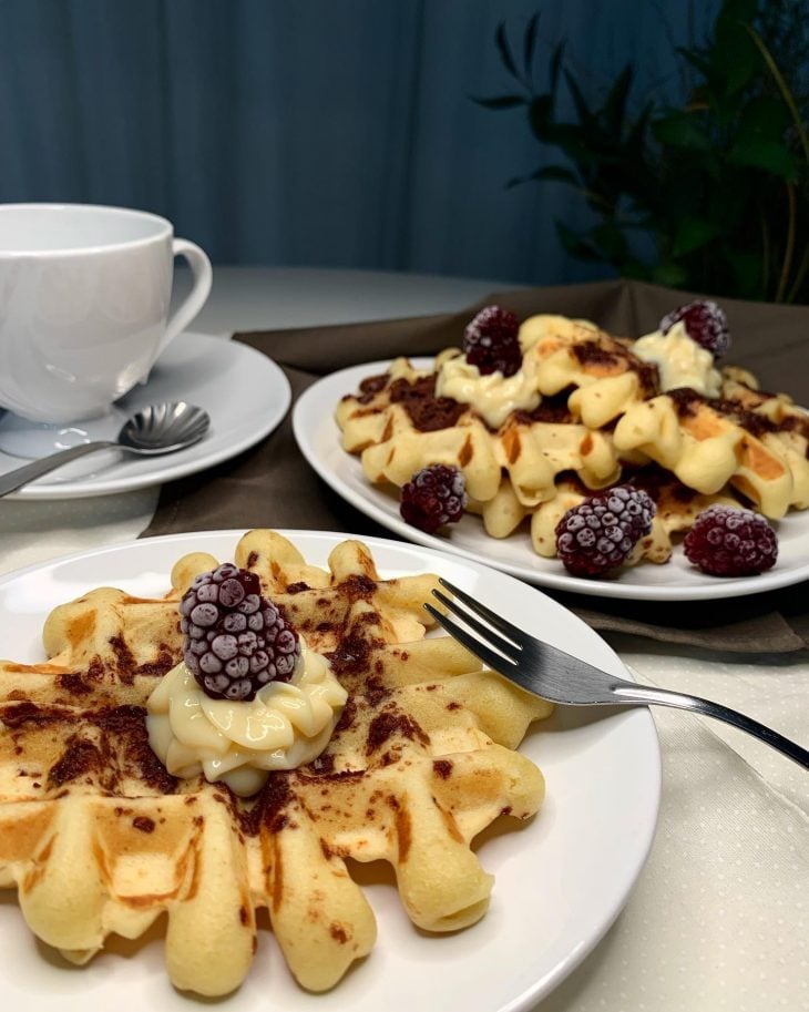 Waffle de baunilha com chocolate