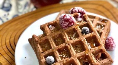 Waffle de framboesa e chocolate