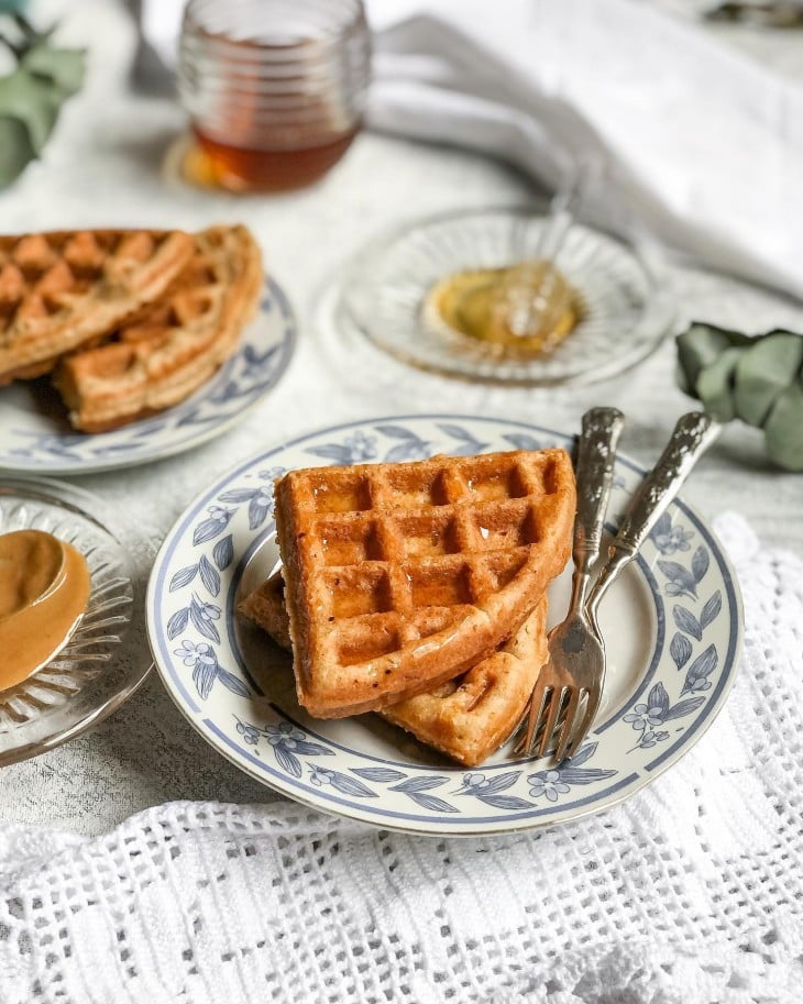 Waffle low carb de pasta de amendoim