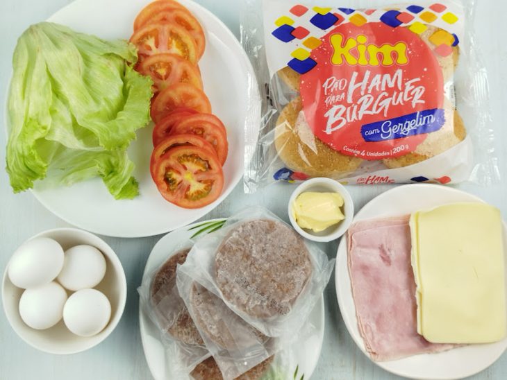 Ingredientes reunidos para o preparo da receita.