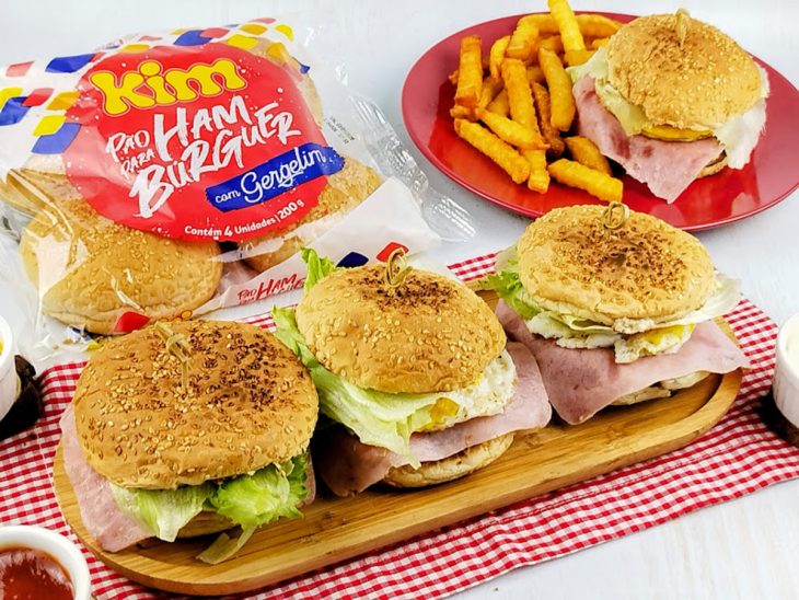 Lanches prontos para consumo.