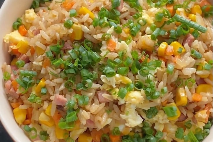 Yakimeshi com milho
