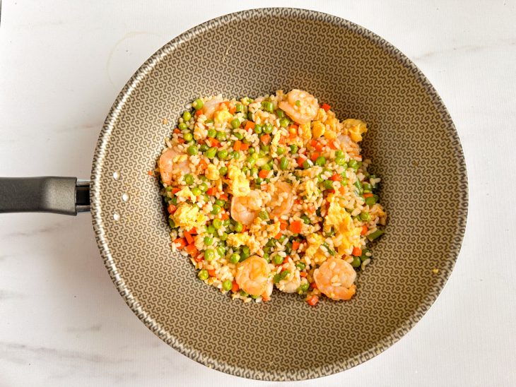 Temperos adicionados na panela.